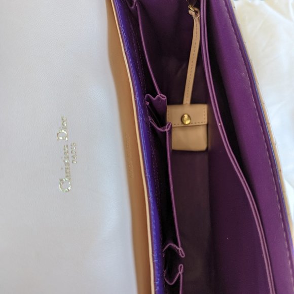 Dior Quilted Shoulder Bag in Cream with Gold Chain - Picture 3 of 14